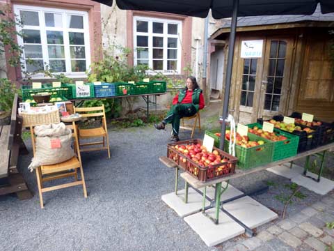 Obstverkauf auf der Veste Otzberg